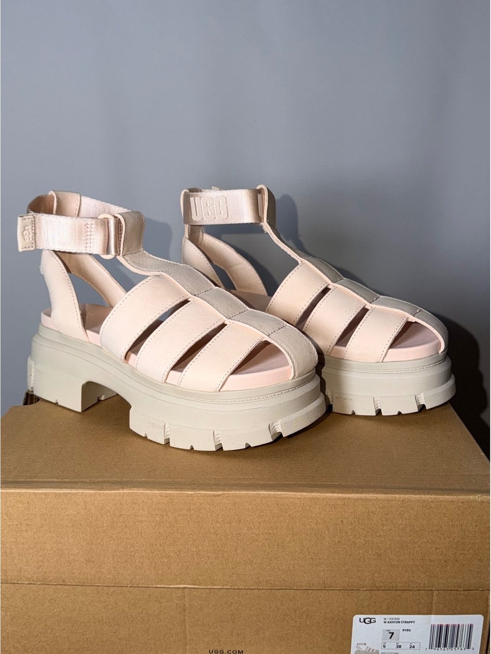 UGG W Ashton Strappy Women's Sandals Size 8